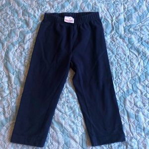 Girls navy Hanna Anderson capris 7/8